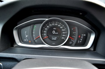 Volvo V60 I Kombi 2.0 D3 136KM 2013 Volvo V60 LiFT 2,0D 5-Cilindrów Automat Ledy, zdjęcie 22