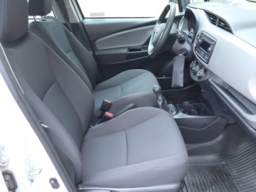 Toyota Yaris III Hatchback 5d Facelifting 2017 1.0 VVT-i 72KM 2020 Toyota Yaris 1.0 VVT-i, Salon Polska, zdjęcie 8