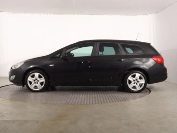 Opel Astra J Sports Tourer 1.7 CDTI ECOTEC 125KM 2012 Opel Astra 1.7 CDTI, Klima, Tempomat, Parktronic, zdjęcie 2