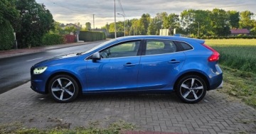 Volvo V40 II Hatchback Facelifting 2.0 D2 120KM 2018 Volvo V40 2.0 d R-desing skora alkantara 2.0 Diesel 120KM, zdjęcie 4