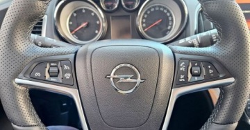 Opel Astra J Sports Tourer Facelifting 2.0 CDTI ECOTEC 165KM 2015 Opel Astra Lift 2.0 CDTI 165KM NawiPL BiXenony Ledy Grzane Kubełki+ Kiera, zdjęcie 13