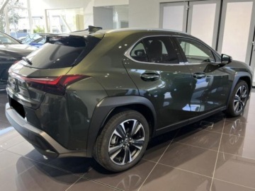 Lexus UX Crossover Facelifting 2.0 300h 199KM 2025 Od ręki - 300h Business 2.0 Hybrid Dynamic Force 199KM | Podgrzewane fotele, zdjęcie 4