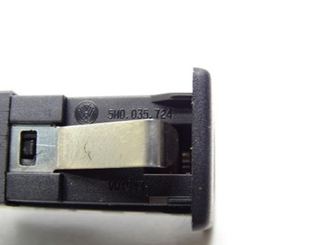 HNÍZDO PORT VSTUP AUX VW PASSAT B7 GOLF VI TIGUAN 5M0035724