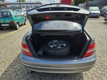 Mercedes Klasa C W204 Limuzyna 1.8 180 CGI BlueEFFICIENCY 156KM 2011 Mercedes C 180 1,8 benzyna 156KM coupe automat, zdjęcie 15