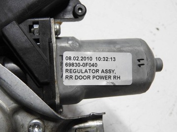 TOYOTA VERSO 09-13 ZVEDÁK OKNO PRAVÝ ZADNÍ 69830-0F040