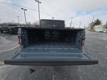 Jeep Gladiator 2024 Jeep Gladiator Mojave Crew Cab Medium Bed 2024 3.6 Benzyna 285KM, zdjęcie 4
