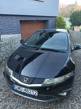 Honda Civic VIII Hatchback 3d 2.2 i-CTDi 140KM 2009 HONDA CIVIC VIII Hatchback 2.2 CDTi 140 KM