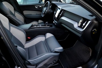 Volvo XC60 II Crossover Plug-In 2.0 T8 Twin Engine Plug-in Hybrid 390KM 2021 Volvo XC 60 INSCRIPTION panorama ful led, zdjęcie 25