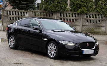 Jaguar XE Sedan 2.0 i4 180KM 2018 Jaguar XE Zarejestrowany Bezwypadkowy 2.0 Diesel 180KM, zdjęcie 1