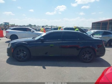 Chrysler 300C II 2022 Chrysler 300 Touring 2022 3.6 Benzyna 292KM, zdjęcie 1