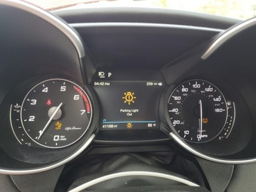 Alfa Romeo Giulia II Sedan Facelifting 2.0 Turbo 280KM 2023 Alfa Romeo Giulia Ti 2023 2.0l 2.0 Benzyna 280KM, zdjęcie 9