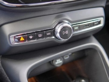 Volvo XC40 Crossover Facelifting 2.0 B3 163KM 2026 VOLVO XC40 B3 Core Suv 2.0 (163KM) 2026, zdjęcie 11