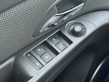 Chevrolet Cruze Hatchback 5d 2.0 VCDI 16V DOHC 163KM 2011 Chevrolet Cruze Opel Astra 2.0 VCDi 163KM Salon PL, zdjęcie 11