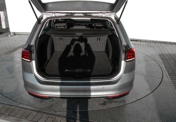Volkswagen Passat B8 Variant Facelifting 2.0 TDI SCR 200KM 2023 Volkswagen Passat Variant 2.0TDI 200KM DSG, Business, Czujniki parkowania,, zdjęcie 8