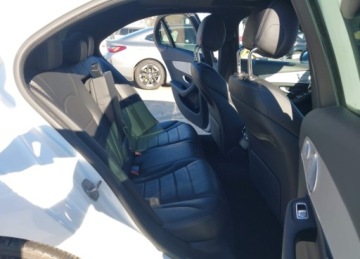 Mercedes Klasa C W206 Limuzyna 2.0 300 258KM 2021 Mercedes-Benz Klasa C MERCEDES-BENZ C 300 SEDAN 2.0 Benzyna 259KM, zdjęcie 9