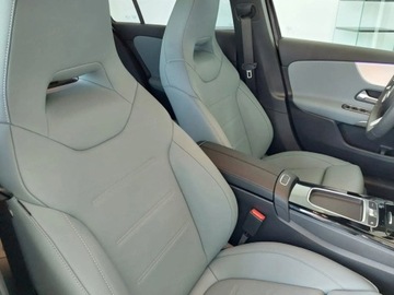 Mercedes Klasa A W177/V177 Hatchback Facelifting 1.3 200 163KM 2025 MERCEDES-BENZ A Klasa 200 AMG Line 1.3 (163KM) 2025, zdjęcie 2