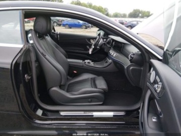 Mercedes Klasa E W213 2018 Mercedes-Benz Klasa E 2018 MERCEDES-BENZ E 400 4MATIC 3.0 Benzyna 329KM, zdjęcie 5