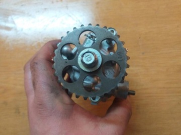 POMPA OLEJU HONDA CBR 1100XX SC35E