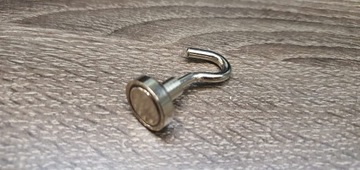 ДЕРЖАТЕЛЬ-КРЮЧОК С НЕОДИМОВЫМ МАГНИТОМ STRONG 36х16мм 1шт.