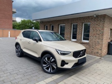 Volvo XC40 Crossover Facelifting 2.0 B4 197KM 2026 VOLVO XC40 B4 Plus Dark Suv 2.0 (211KM) 2026, zdjęcie 2