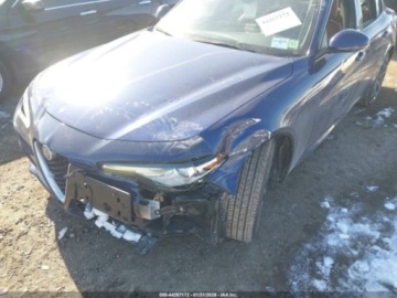 Alfa Romeo Giulia II Sedan 2.0 TBi 280KM 2018 Alfa Romeo Giulia 2018 r., 2,0L TI SPORT AWD 2.0 Benzyna 280KM, zdjęcie 8