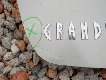 MITSUBISHI GRANDIS VÍKO KUFRU ZADNÍ