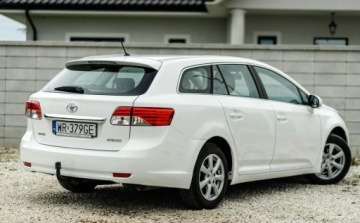 Toyota Avensis III Wagon Facelifting 1.8 Valvematic 147KM 2014 Toyota Avensis 1.8 benzyna 147KM LIFT po serwisie bezwypadkowy 1.8 Benzyna, zdjęcie 14