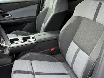 Opel 2025 Od ręki - Opel Grandland X GS 1.2 Turbo 136 KM / Pakiet Tech Plus, zdjęcie 4