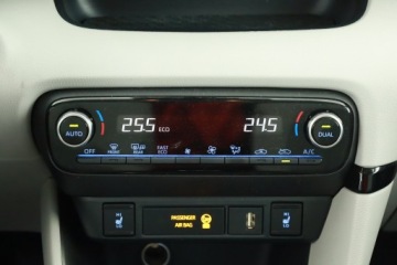 Toyota Yaris IV Hatchback 1.5 Dynamic Force 125KM 2023 Toyota Yaris 1.5 VVT-i, Salon Polska, Serwis ASO, zdjęcie 11