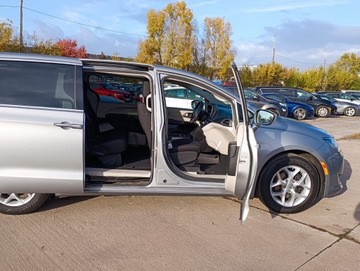 Chrysler Pacifica II 2018 chrysler pacifica Instalacja gazowa, Mały przebieg, 7 osób, Touring Plus, zdjęcie 15