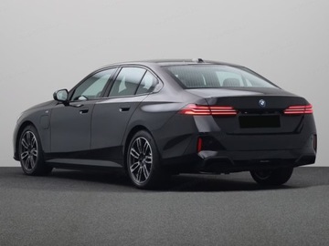 BMW Seria 5 G90-91 Sedan Plug-In 2.0 30e 299KM 2025 BMW Seria 5 530e Sport Sedan 2.0 (299KM) 2025, zdjęcie 2