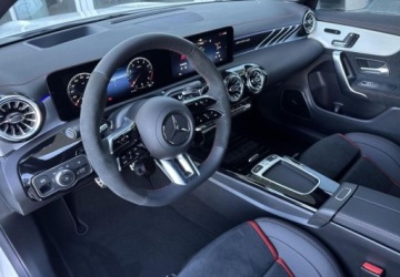 Mercedes CLA C118/X118 Coupe AMG Facelifting 2.0 45 S 421KM 2025 Mercedes-Benz CLA 45 S 4M Coupe Pakiet AMG Premium Plus 2.0 Benzyna, zdjęcie 8