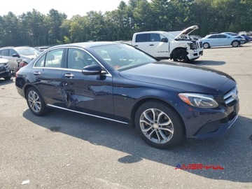 Mercedes Klasa C W205 2015 Mercedes-Benz Klasa C 2015 r., 2,0L 300 4MATIC 2.0 Benzyna 241KM, zdjęcie 2