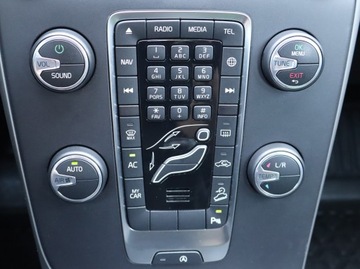 Volvo V40 II Cross Country Facelifting 2.0 T4 190KM 2018 Volvo V40 Cross Country 2.0 T4 AWD, Salon Polska, zdjęcie 12