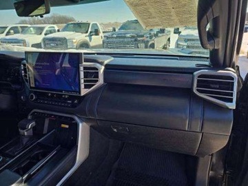 Toyota Tundra II 2024 Toyota Tundra Platinum Hybrid Crewmax Short Bed 2024 3.4 Hybryda 437KM, zdjęcie 10