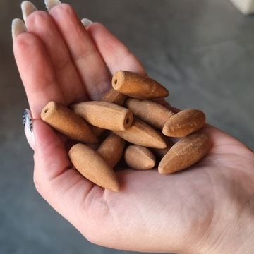 СВЕЧИ КОНУСНЫЕ ОБРАТНЫЕ ЧАНДАН Сандал 12шт НАТУРАЛЬНЫЕ