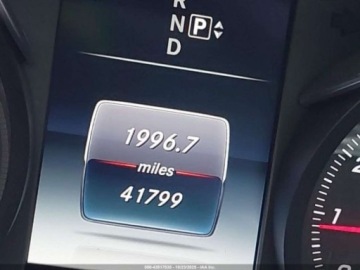 Mercedes Klasa C W205 2015 Mercedes-Benz Klasa C 2015 MERCEDES-BENZ C 300 LUXURY 4MATIC 2.0 Benzyna, zdjęcie 12