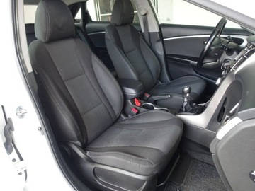 Hyundai i30 II Hatchback 3d Facelifting 1.6 CRDi 110KM 2016 Hyundai i30 1.6 CRDi 110KM/Nawi/Kamera, zdjęcie 15