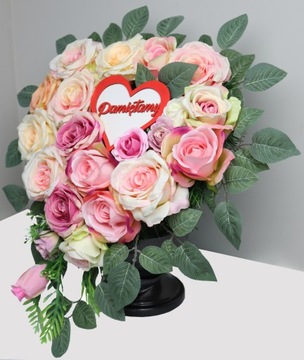 Сердце из РОЗ/ПАСТЕЛЬ 50 х 50 на подставке.