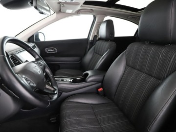 Honda HR-V II SUV 1.5 i-VTEC 130KM 2018 Honda HR-V Automat Exclusive Panorama Navi, zdjęcie 12