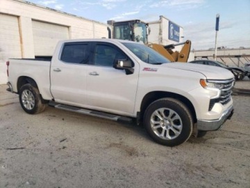 Chevrolet Silverado II 2023 Chevrolet Silverado 2023, 5.3L, 4x4, K1500 LTZ, od ubezpieczalni 5.3 355KM, zdjęcie 2