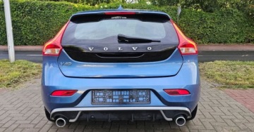 Volvo V40 II Hatchback Facelifting 2.0 D2 120KM 2018 Volvo V40 2.0 d R-desing skora alkantara 2.0 Diesel 120KM, zdjęcie 1