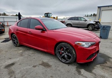 Alfa Romeo Giulia II Sedan 2.0 TBi 280KM 2018 Alfa Romeo Giulia Auta z USA - Zapytaj o wiecej ofert 2.0 Benzyna 280KM