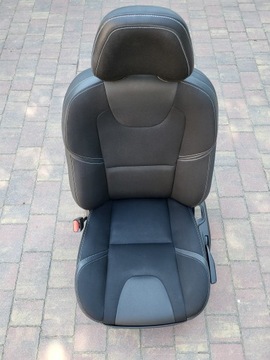 FOTEL LEWY VOLVO V40 II