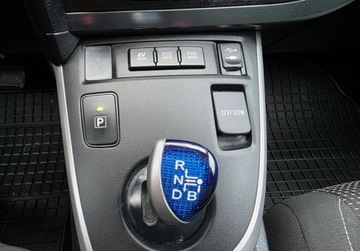 Toyota Auris II 2013 Toyota Auris Niski przbiegladna i zadbana prosto z Niemiec 1.8 Hybryda, zdjęcie 19
