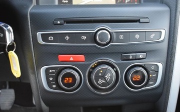 DS 4 I Hatchback Facelifting 2015 (Citroen) 1.6 BlueHDi 120KM 2015 Citroen DS4 Citroen DS4 BlueHDi 120 SampS SoChic 1.6 Diesel 120KM, zdjęcie 26