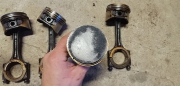 RENAULT CLIO II 1.2 B ПОРШЕНЬ