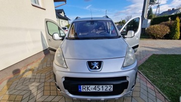 Peugeot Partner II Furgon 1.6 HDi FAP 92KM 2010 Peugeot Partner Tepee 7 Outdoor 1.6HDI bez FAP 7 osób hak, zdjęcie 2