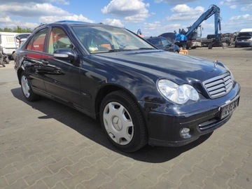 DVEŘE PRAVÉ PŘEDNÍ PRAVÝ MERCEDES C TŘÍDA W203 SEDAN FACELIFT 040U