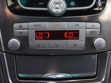 Ford Mondeo IV Kombi 2.0 Duratorq TDCi DPF 140KM 2010 Ford Mondeo 2.0 TDCi, Xenon, Klima, Klimatronic, zdjęcie 12